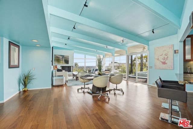 8411 Hollywood Boulevard, Los Angeles, CA 90069