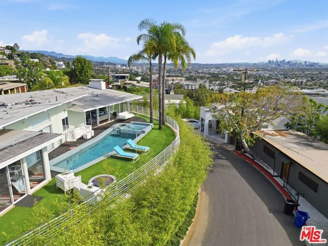 8411 Hollywood Boulevard, Los Angeles, CA 90069