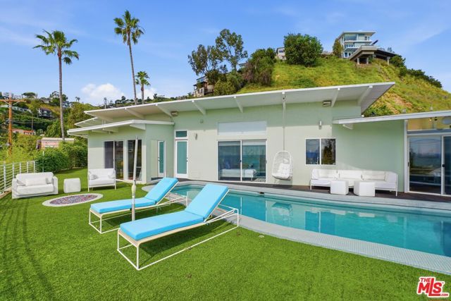 8411 Hollywood Boulevard, Los Angeles, CA 90069