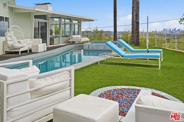 8411 Hollywood Boulevard, Los Angeles, CA 90069