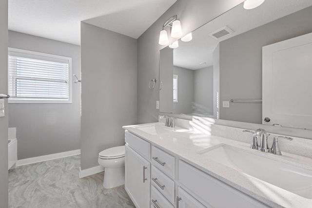 1353 Chestnut Circle, Carver, MN 55315