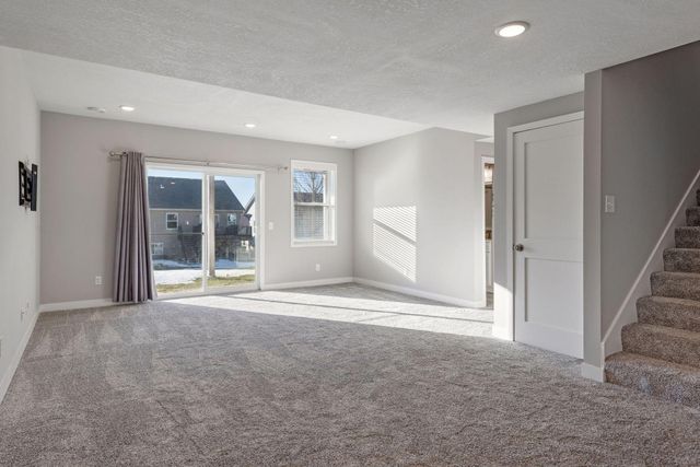 1353 Chestnut Circle, Carver, MN 55315