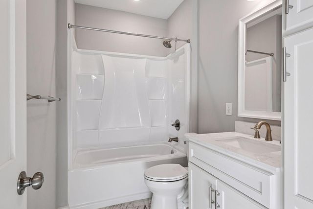 1353 Chestnut Circle, Carver, MN 55315