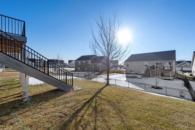 1353 Chestnut Circle, Carver, MN 55315