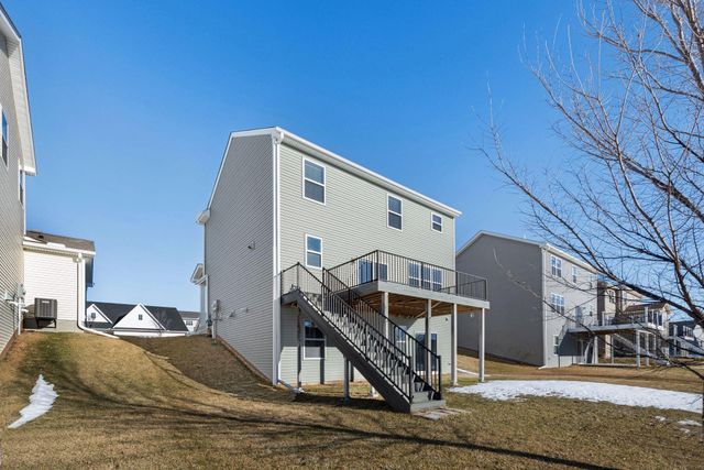 1353 Chestnut Circle, Carver, MN 55315