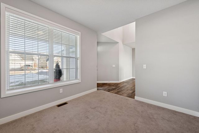 1353 Chestnut Circle, Carver, MN 55315