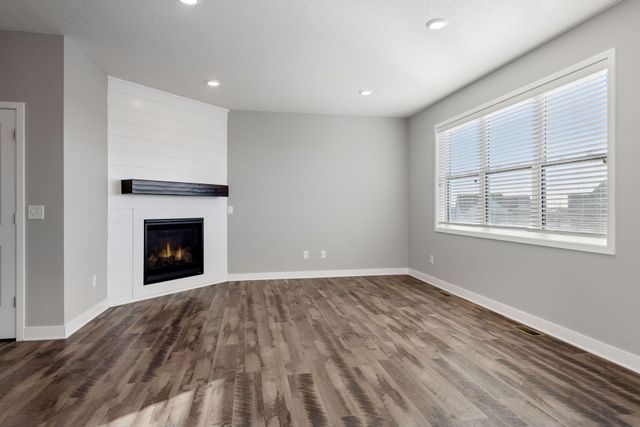 1353 Chestnut Circle, Carver, MN 55315