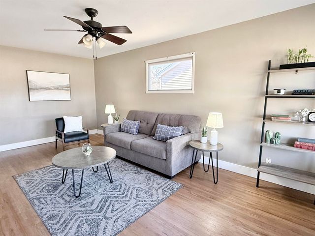 3709 W 8th St N, Wichita, KS 67203