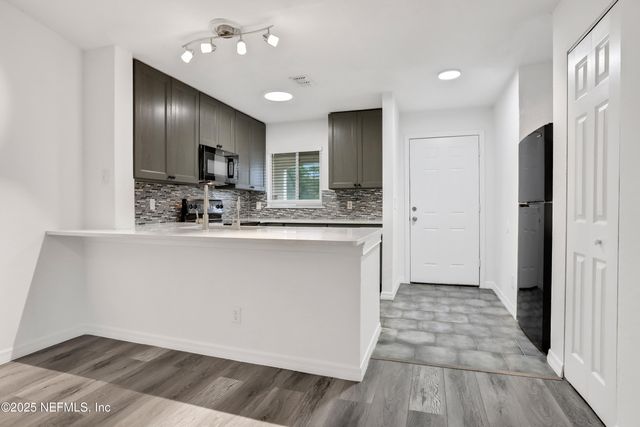 7 ARBOR CLUB Drive 317, Ponte Vedra Beach, FL 32082