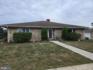 814 E OAK ST, Palmyra, PA 17078