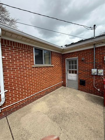 24243 Petersburg Avenue, Eastpointe, MI 48021