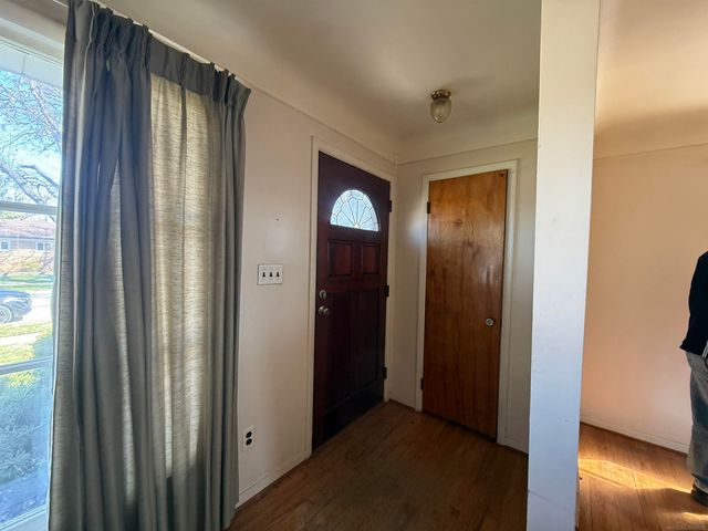 24243 Petersburg Avenue, Eastpointe, MI 48021