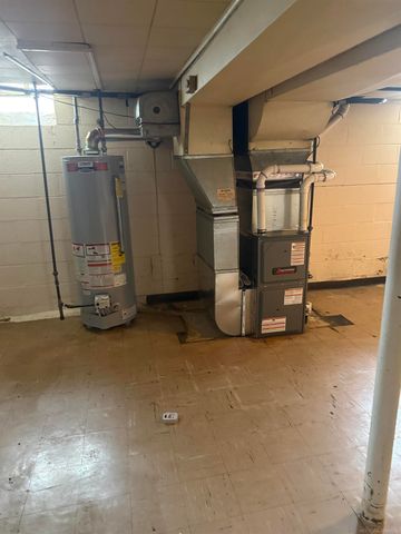 24243 Petersburg Avenue, Eastpointe, MI 48021