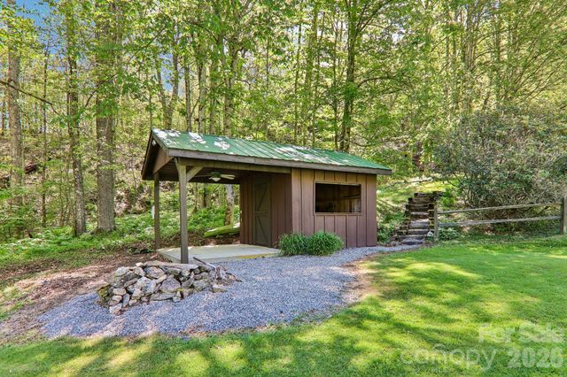 129 Cash Phillips Drive, Mars Hill, NC 28754