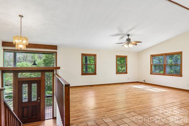 129 Cash Phillips Drive, Mars Hill, NC 28754
