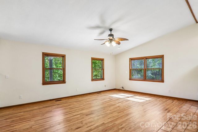 129 Cash Phillips Drive, Mars Hill, NC 28754