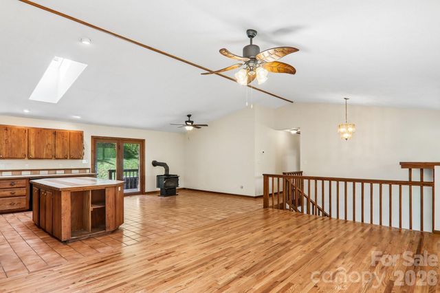 129 Cash Phillips Drive, Mars Hill, NC 28754