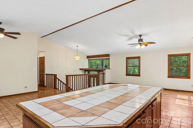 129 Cash Phillips Drive, Mars Hill, NC 28754