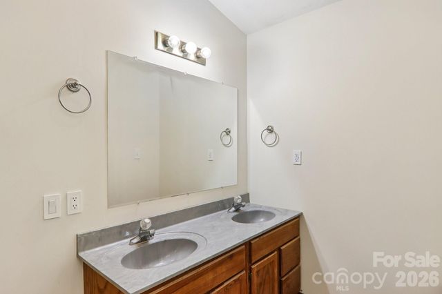 129 Cash Phillips Drive, Mars Hill, NC 28754