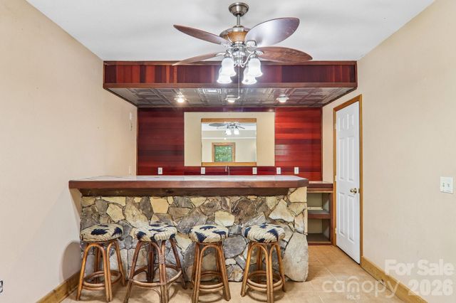 129 Cash Phillips Drive, Mars Hill, NC 28754