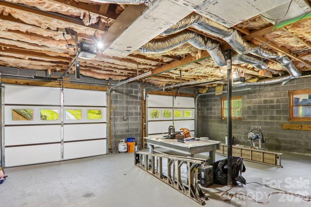 129 Cash Phillips Drive, Mars Hill, NC 28754