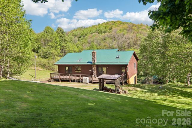 129 Cash Phillips Drive, Mars Hill, NC 28754