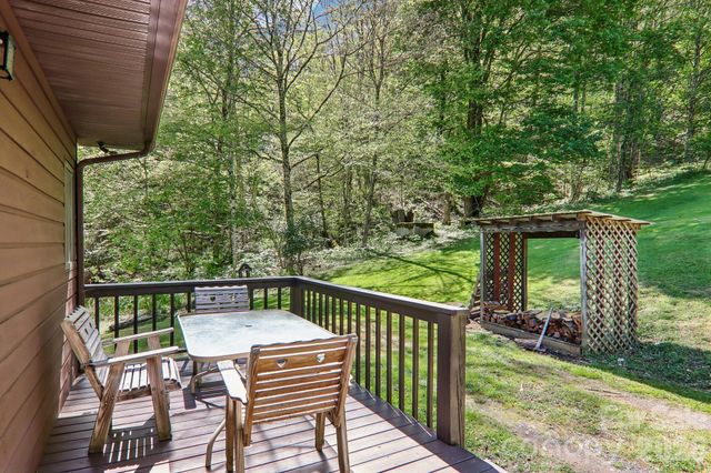 129 Cash Phillips Drive, Mars Hill, NC 28754