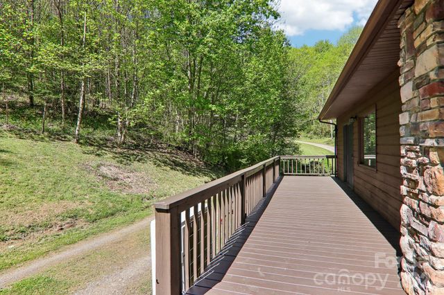 129 Cash Phillips Drive, Mars Hill, NC 28754