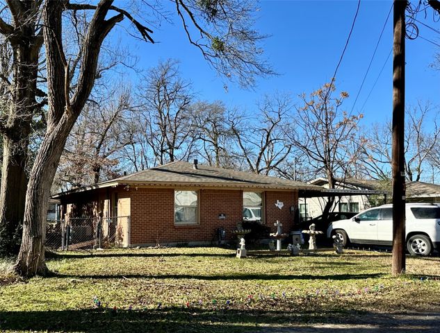 817 Cranford Street, Sulphur Springs, TX 75482