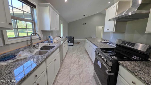 32 Capitol Drive, Crossville, TN 38555