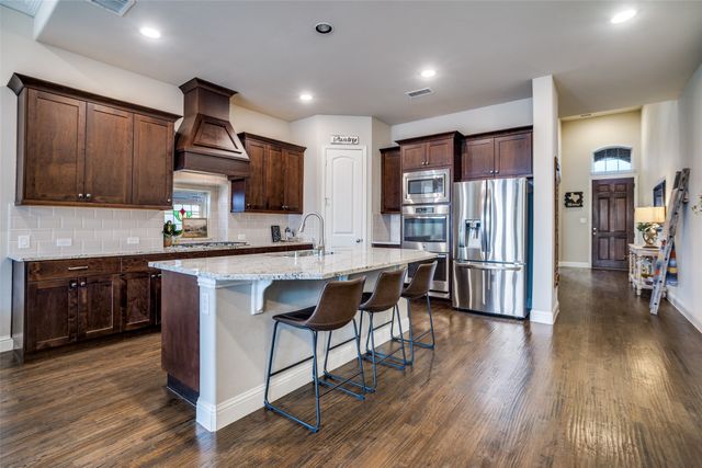 9112 Brownwood Avenue, Argyle, TX 76226