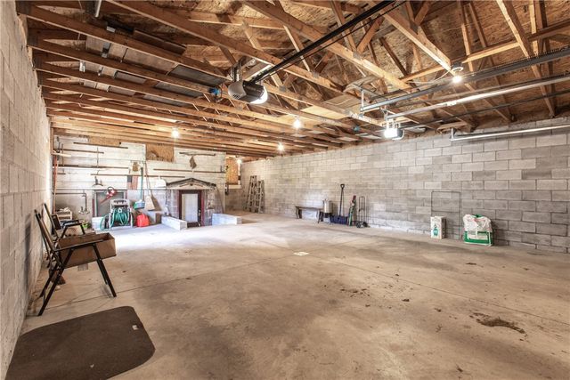 303 Cort St, Jeannette, PA 15644