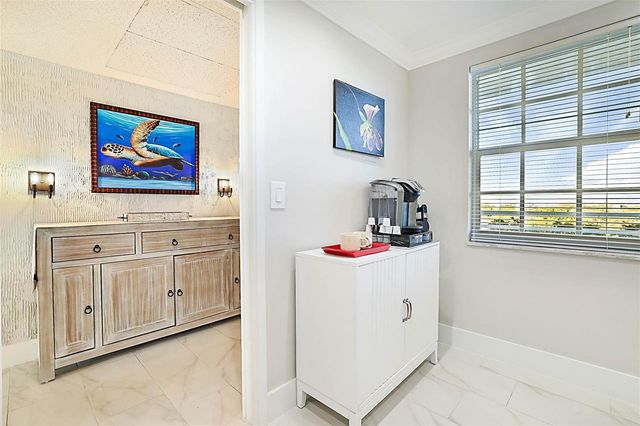 575 Oaks Lane 703, Pompano Beach, FL 33069