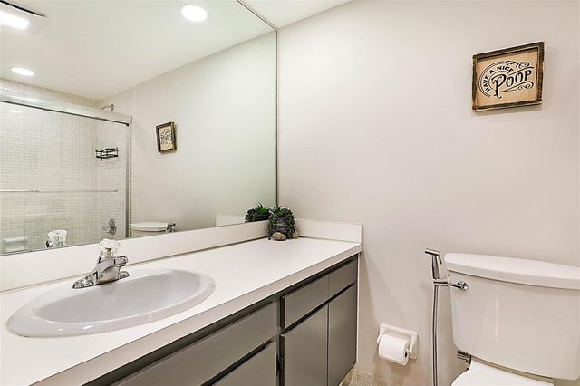 575 Oaks Lane 703, Pompano Beach, FL 33069