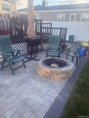 18 Robert Street, Freeport, NY 11520