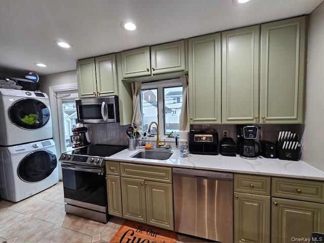 18 Robert Street, Freeport, NY 11520