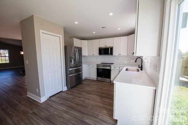 11055 Thousand Oaks Drive, Huntersville, NC 28078