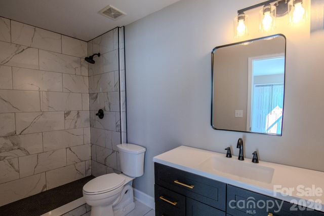 11055 Thousand Oaks Drive, Huntersville, NC 28078