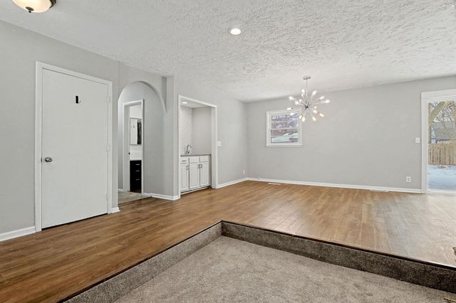 526 E Park Lane St, Derby, KS 67037