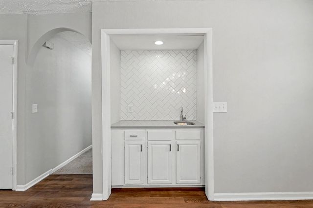 526 E Park Lane St, Derby, KS 67037