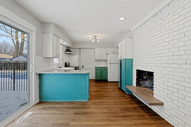 526 E Park Lane St, Derby, KS 67037