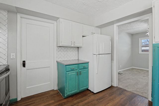 526 E Park Lane St, Derby, KS 67037