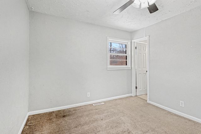 526 E Park Lane St, Derby, KS 67037