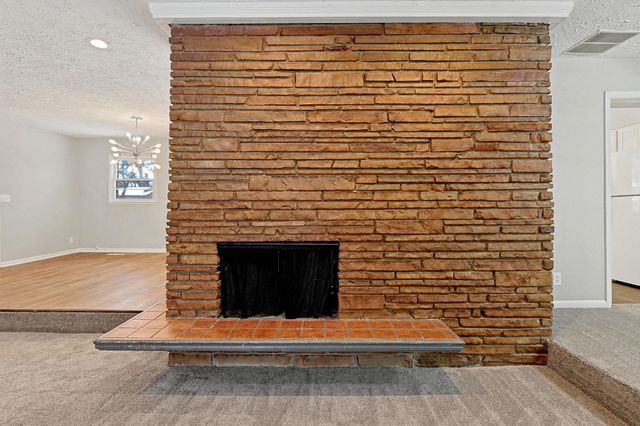 526 E Park Lane St, Derby, KS 67037