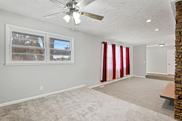 526 E Park Lane St, Derby, KS 67037