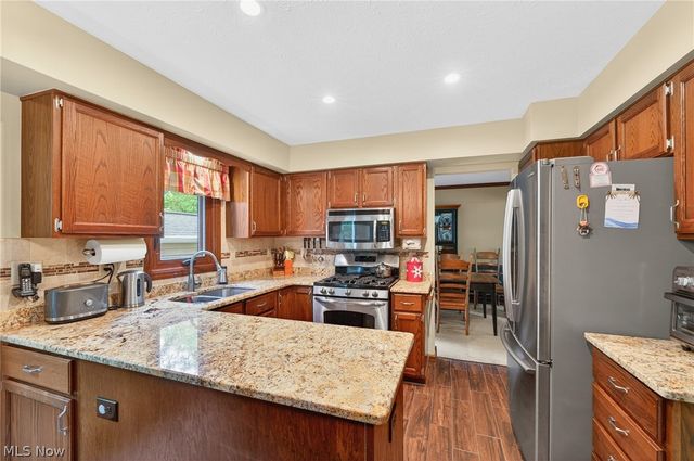 10178 Huntington Park Drive, Strongsville, OH 44136