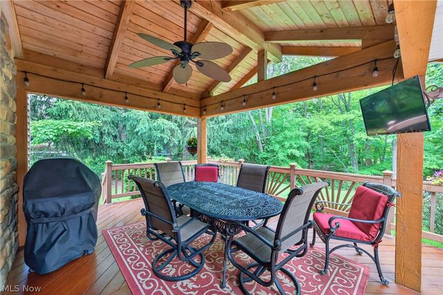 10178 Huntington Park Drive, Strongsville, OH 44136