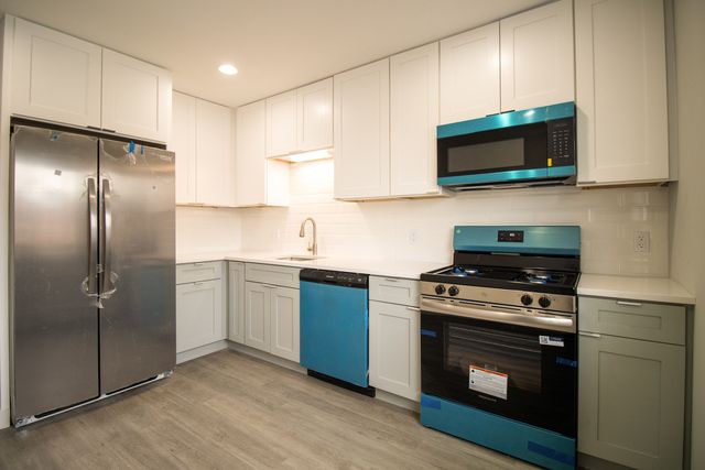 10457 Dearlove Road 1A, Glenview, IL 60025