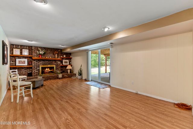 5 Yale Court, East Brunswick, NJ 08816