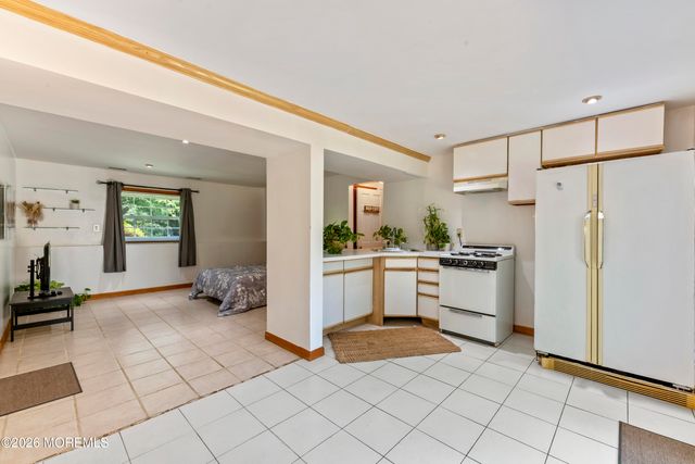 5 Yale Court, East Brunswick, NJ 08816